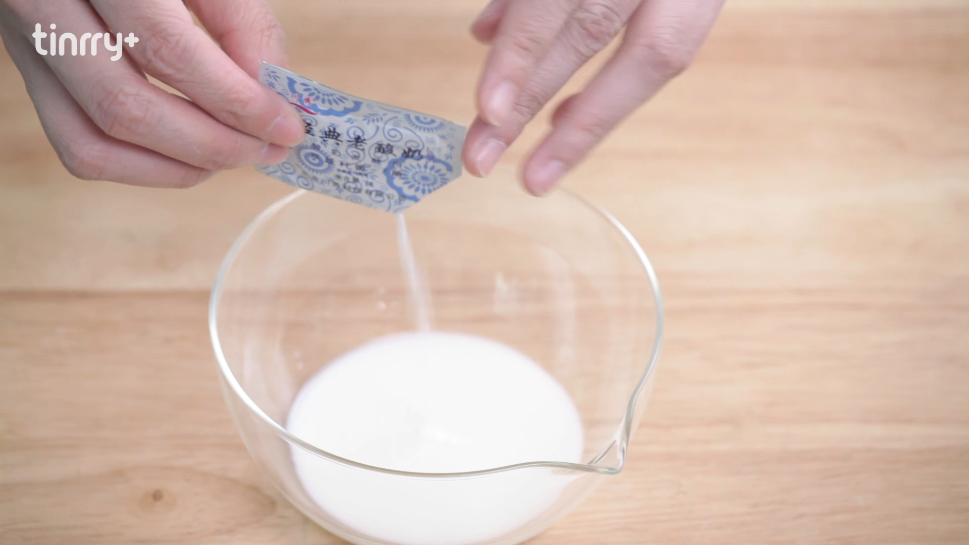 炸酸奶的做法_【图解】炸酸奶怎么做如何做好吃_炸酸奶家常做法大全_恋上酒杯的猫_豆果美食
